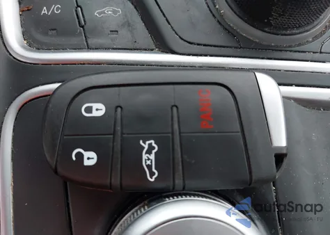 2015 Chrysler 200 Limited z USA, uszkodzony, nr VIN 1C3CCCAB2FN561192